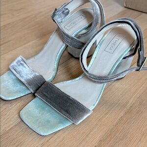 Ethem Velvet Heels size 40